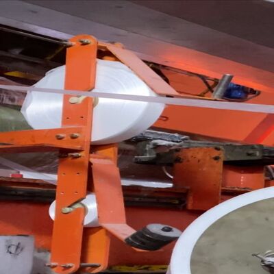 Rede de poliéster para enrolamento contínuo de filamentos de PRFV de alta pressão para eliminar o ar durante o processo