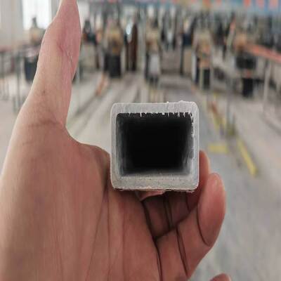 Profissionais de tubos retangulares de FRP resistentes ao calor feitos de poliéster e resinas insaturadas que fornecem isolamento elétrico e durabilidade